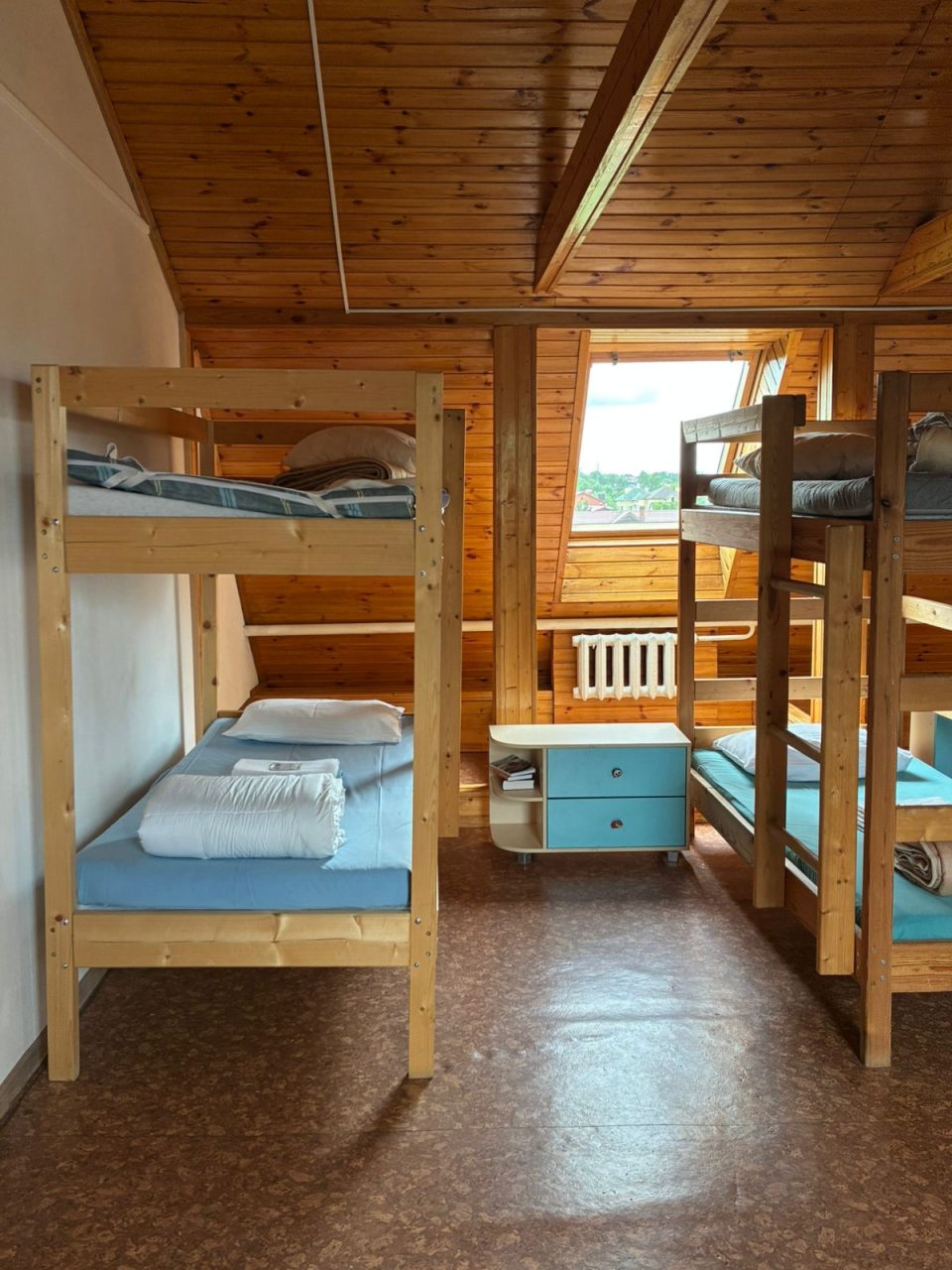 Десятиместный (Спальное место на двухъярусной кровати в общем номере для мужчин), Отель ЯРанга