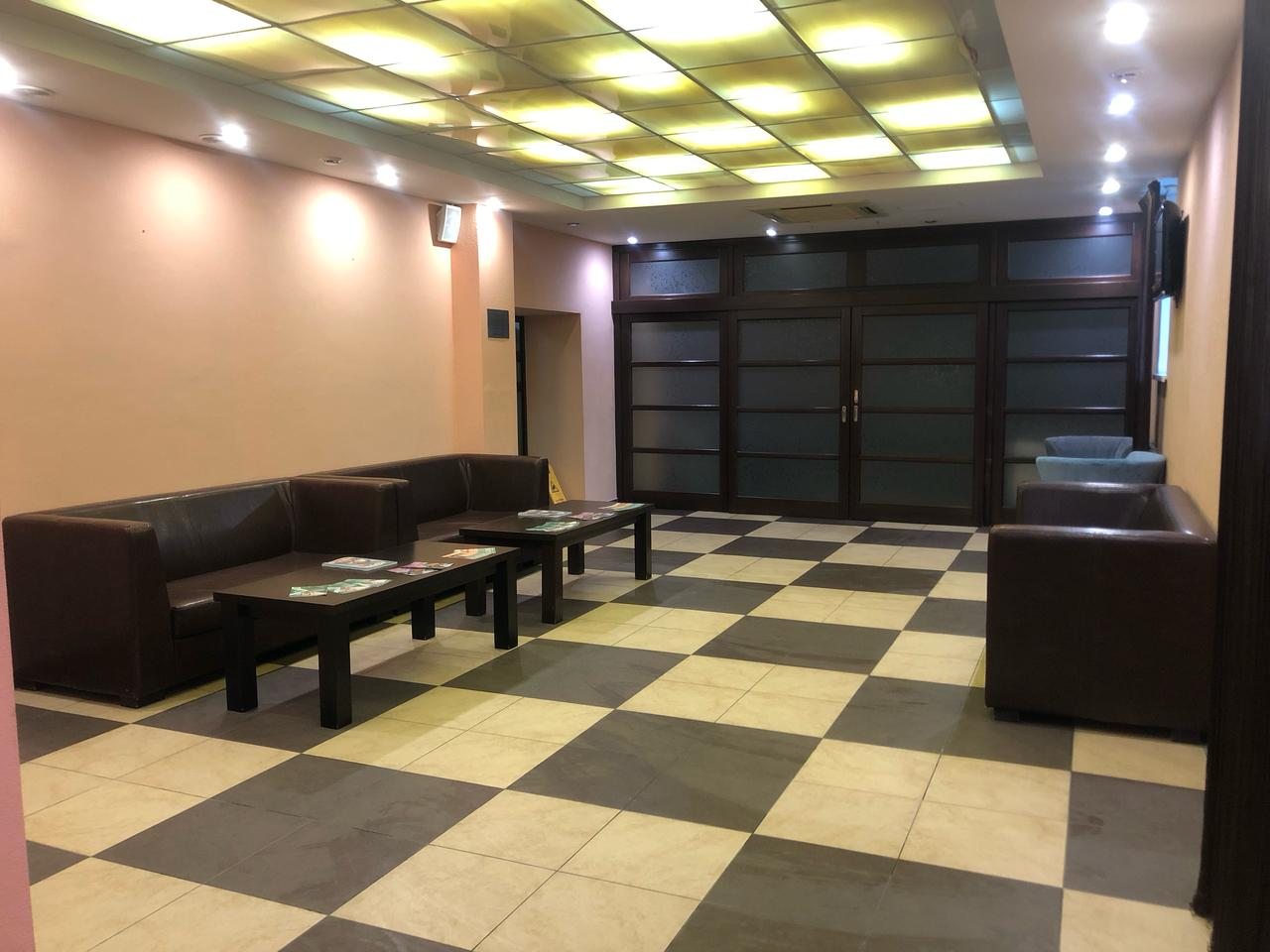 Холл на первом этаже