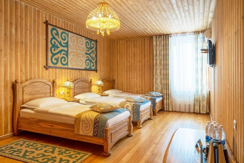 Трехместный (Трехместный номер) отеля Navat Hotel, Бишкек
