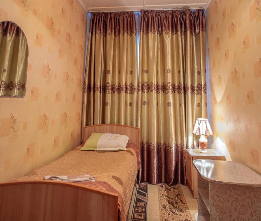 Одноместный (Одноместный номер) отеля Hotel Enirest, Каракол (Иссык-Кульская область)