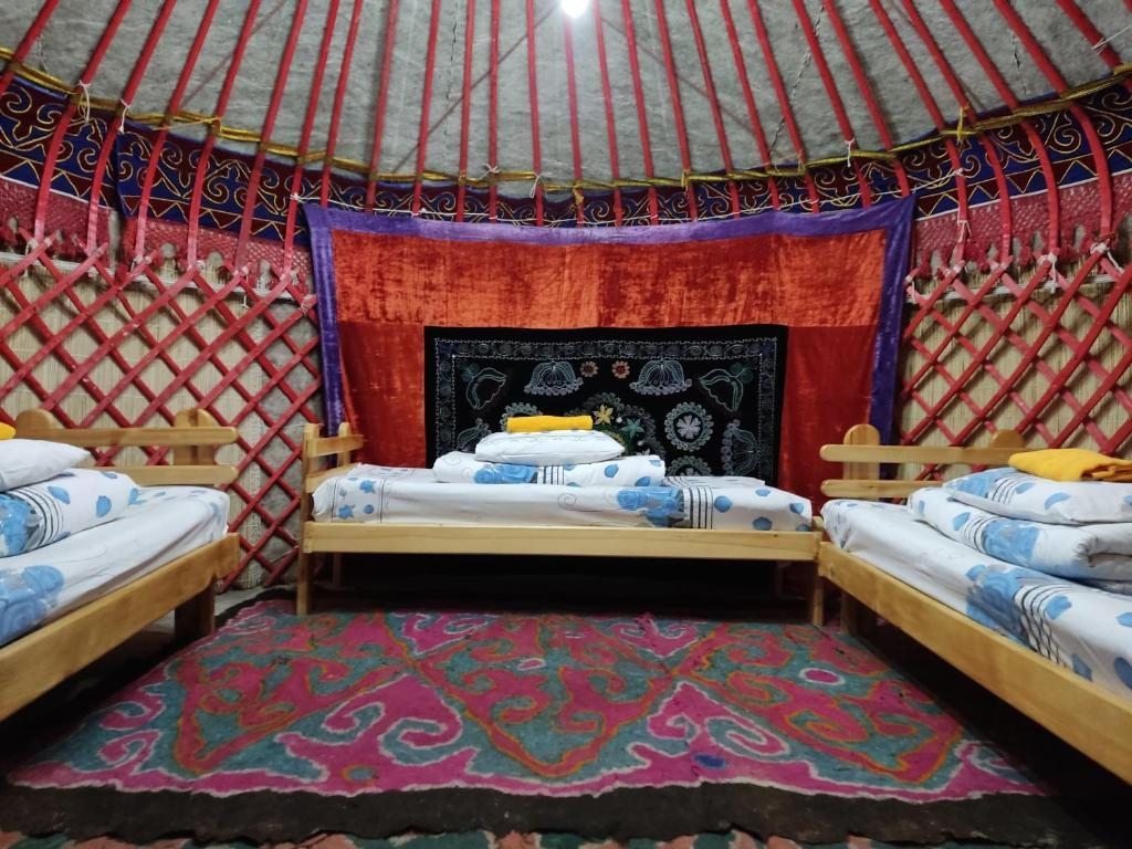 Двухместный (Двухместный номер с 1 кроватью или 2 отдельными кроватями) кемпинга Karakol Yurt Lodge, Каракол (Иссык-Кульская область)