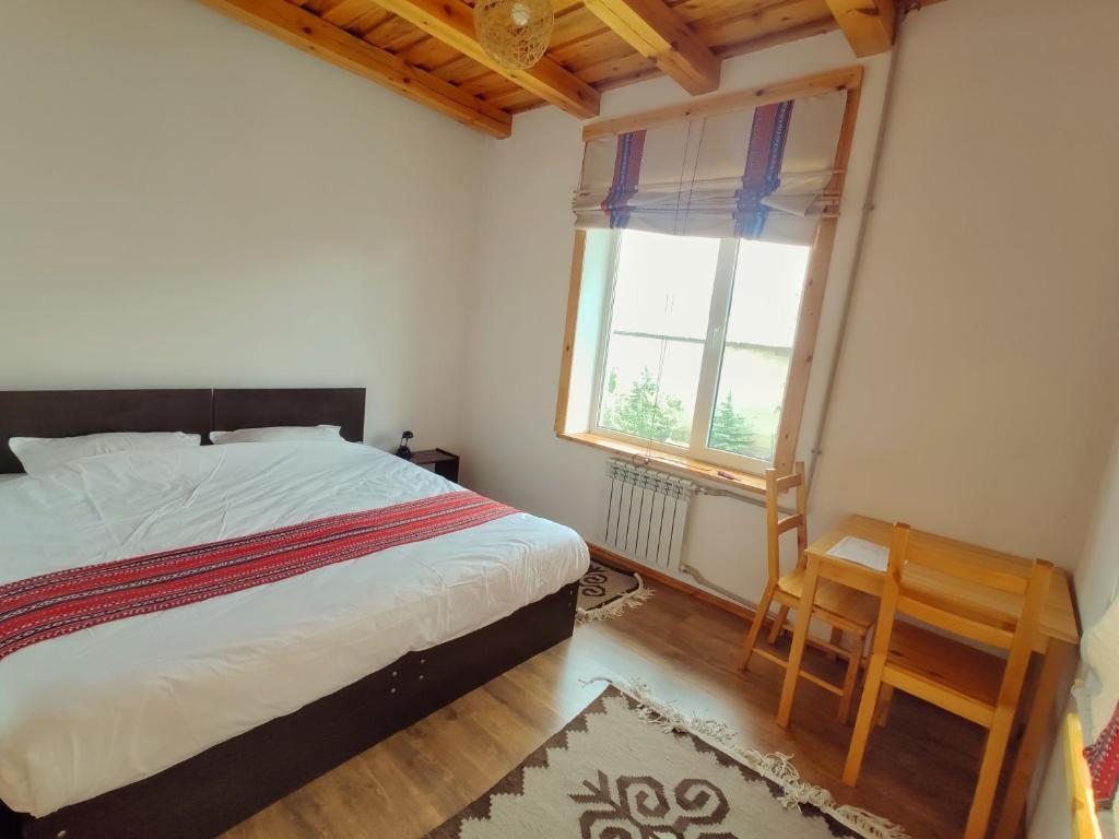 Двухместный (Двухместный номер с 1 кроватью или 2 отдельными кроватями) гостевого дома Matsunoki, Каракол (Иссык-Кульская область)