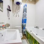 Двухместный (Двухместный номер Делюкс с 1 кроватью и ванной), WHITE HOTEL & HOSTEL