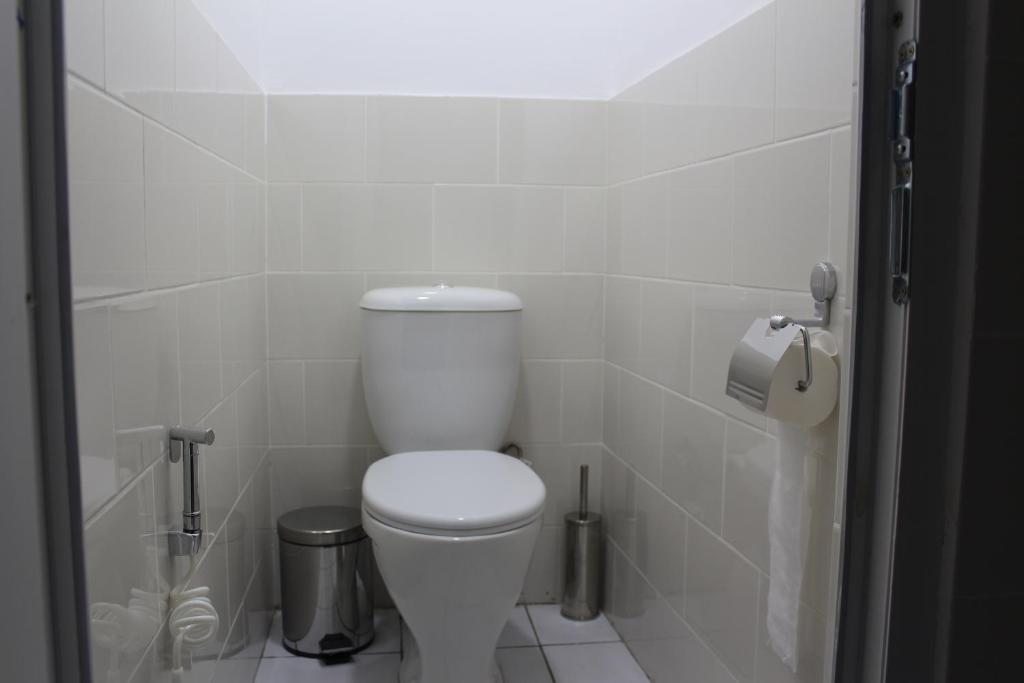 Двухместный (Стандартный двухместный номер с 2 отдельными кроватями и общей ванной комнатой) хостела Park Hostel Osh, Ош