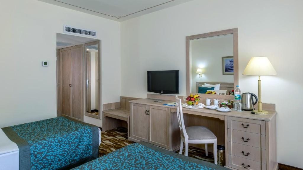 Двухместный (Стандартный двухместный номер с 1 кроватью или 2 отдельными кроватями и видом на море) отеля FUN&SUN Miarosa Ghazal Resort, Кемер