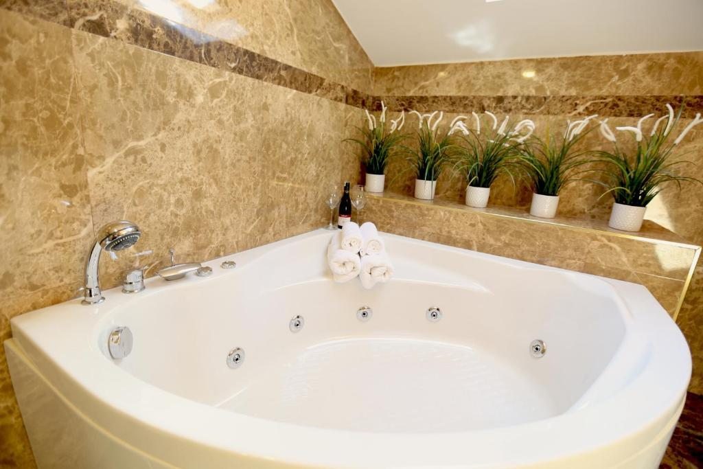 Апартаменты (Двухуровневые апартаменты с гидромассажной ванной) апарт-отеля Truemar Hotels & Suites, Кемер
