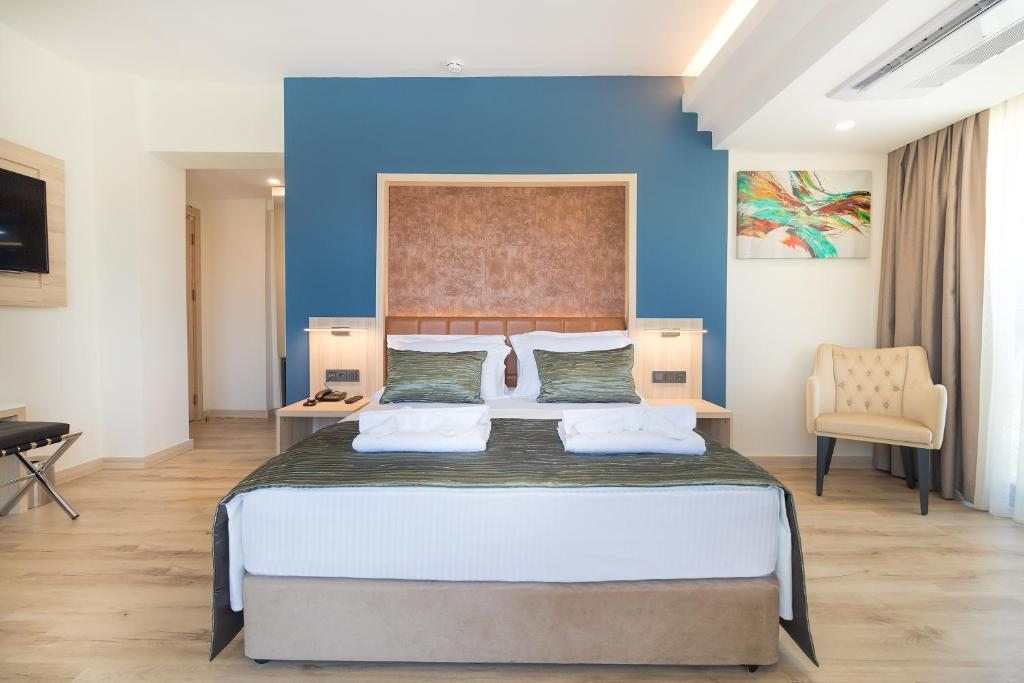 Двухместный (Двухместный номер Делюкс с 1 кроватью) отеля AMOSSİA Elite Boutique Hotel, Мармарис