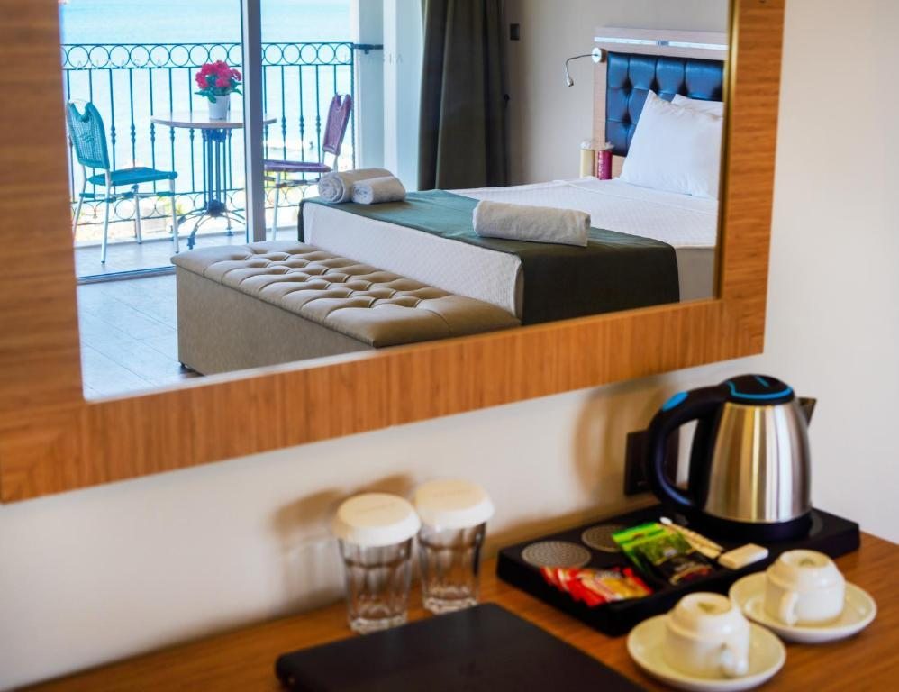 Двухместный (Двухместный номер Делюкс с 1 кроватью и видом на море) отеля Aurasia City Hotel, Мармарис