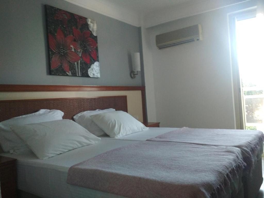 Двухместный (Стандартный двухместный номер с 1 кроватью или 2 отдельными кроватями и балконом) отеля Villa Gizem Special Class Hotel, Сиде