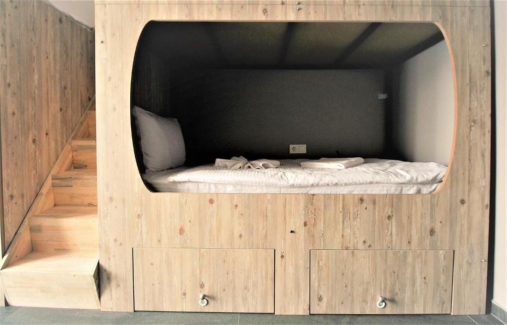 Номер (Спальное место на двухъярусной кровати в общем номере для мужчин) хостела Archeo, Стамбул