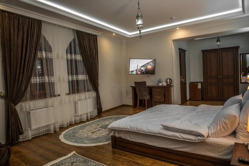 Двухместный (Номер Делюкс с кроватью размера «king-size») отеля Hotel Minor, Самарканд