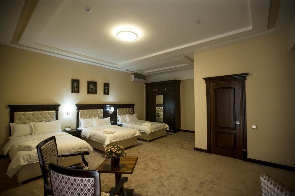 Трехместный (Трехместный номер) отеля Daniel Hill Hotel, Ташкент