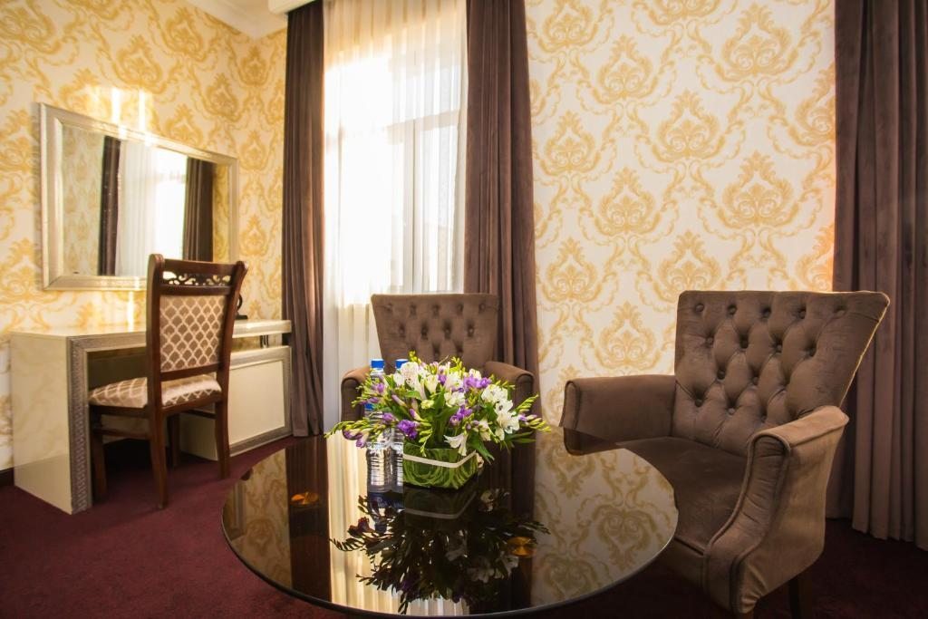 Сьюит (Полулюкс с кроватью размера «king-size») отеля Hotel Grand Capital, Ташкент
