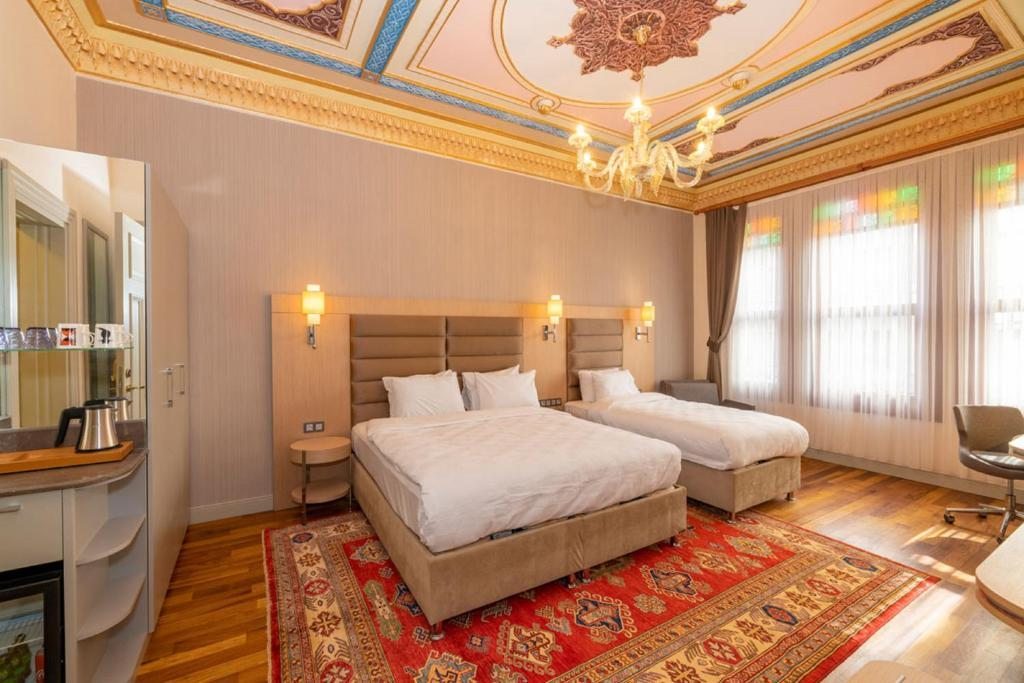 Трехместный (Трехместный номер Делюкс) отеля Blue Gilroy Hotel, Стамбул