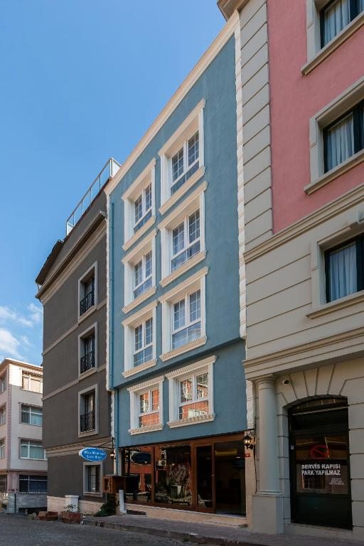 Трехместный (Трехместный номер эконом-класса на цокольном этаже) отеля BLUE MARMARA SUITES, Стамбул
