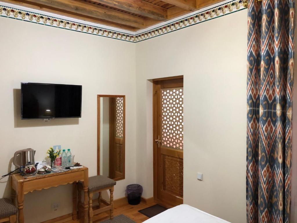 Двухместный (Двухместный номер с 2 отдельными кроватями и ванной комнатой) отеля Old Bukhara, Бухара