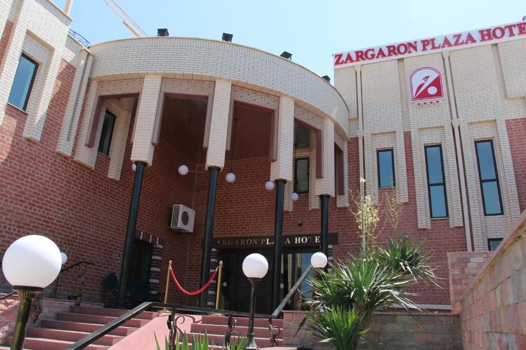 Zargaron Plaza, Бухара