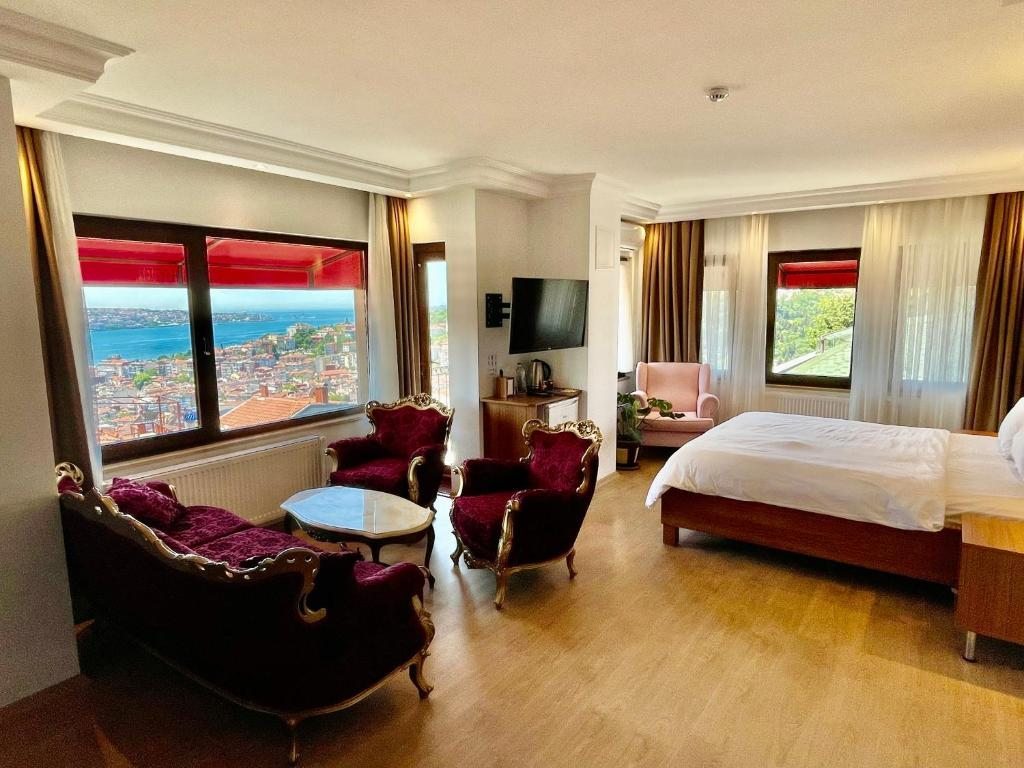 Двухместный (Двухместный номер Делюкс с 1 кроватью или 2 отдельными кроватями и видом на море) отеля Class Hotel Bosphorus, Стамбул