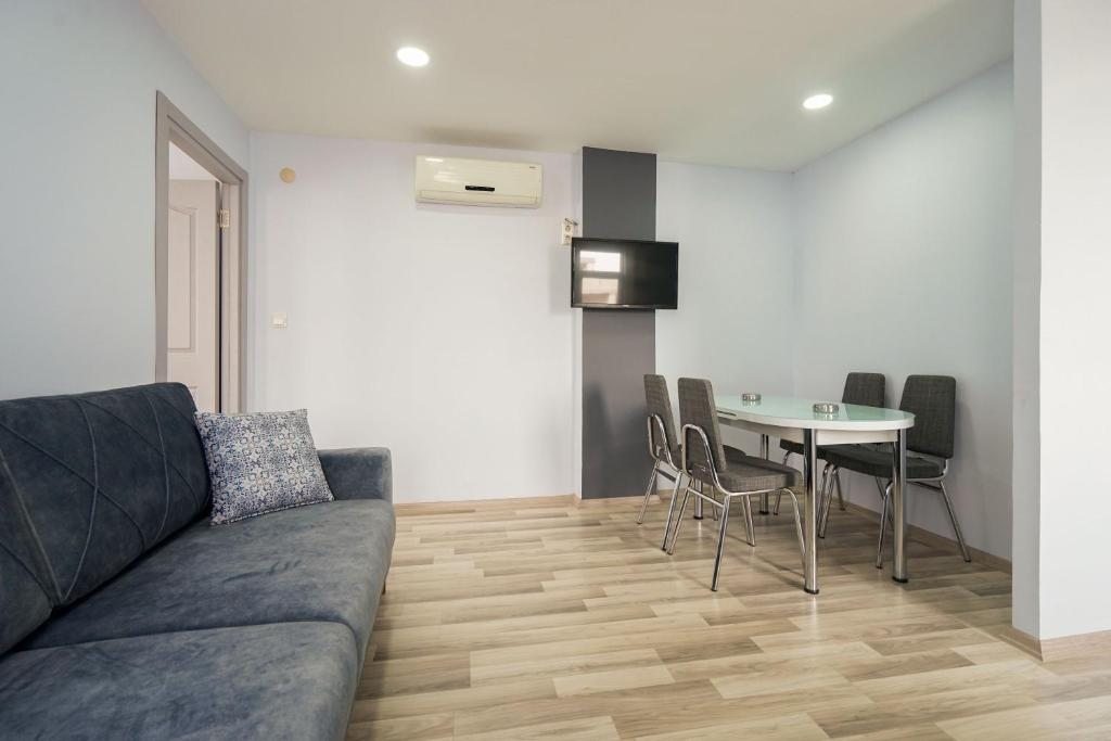 Апартаменты (Апартаменты с 1 спальней), Element Residence