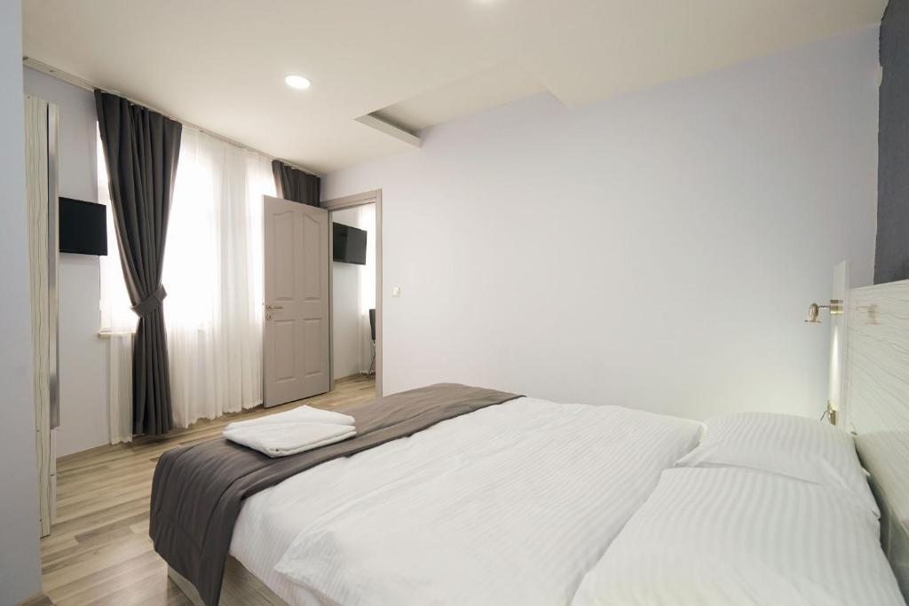 Апартаменты (Апартаменты с 1 спальней), Element Residence