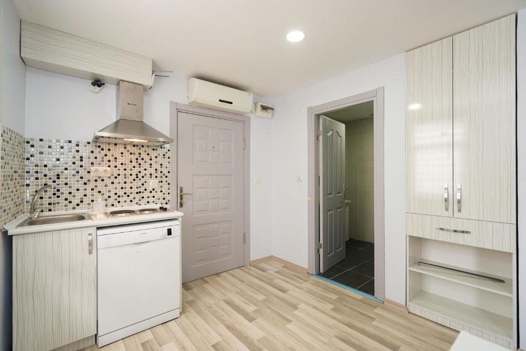 Апартаменты (Апартаменты с 1 спальней), Element Residence