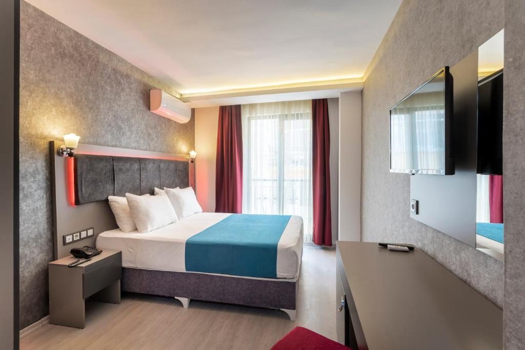Двухместный (Большой двухместный номер с 1 кроватью) отеля TAMARA BUSİNESS OTEL, Анталия