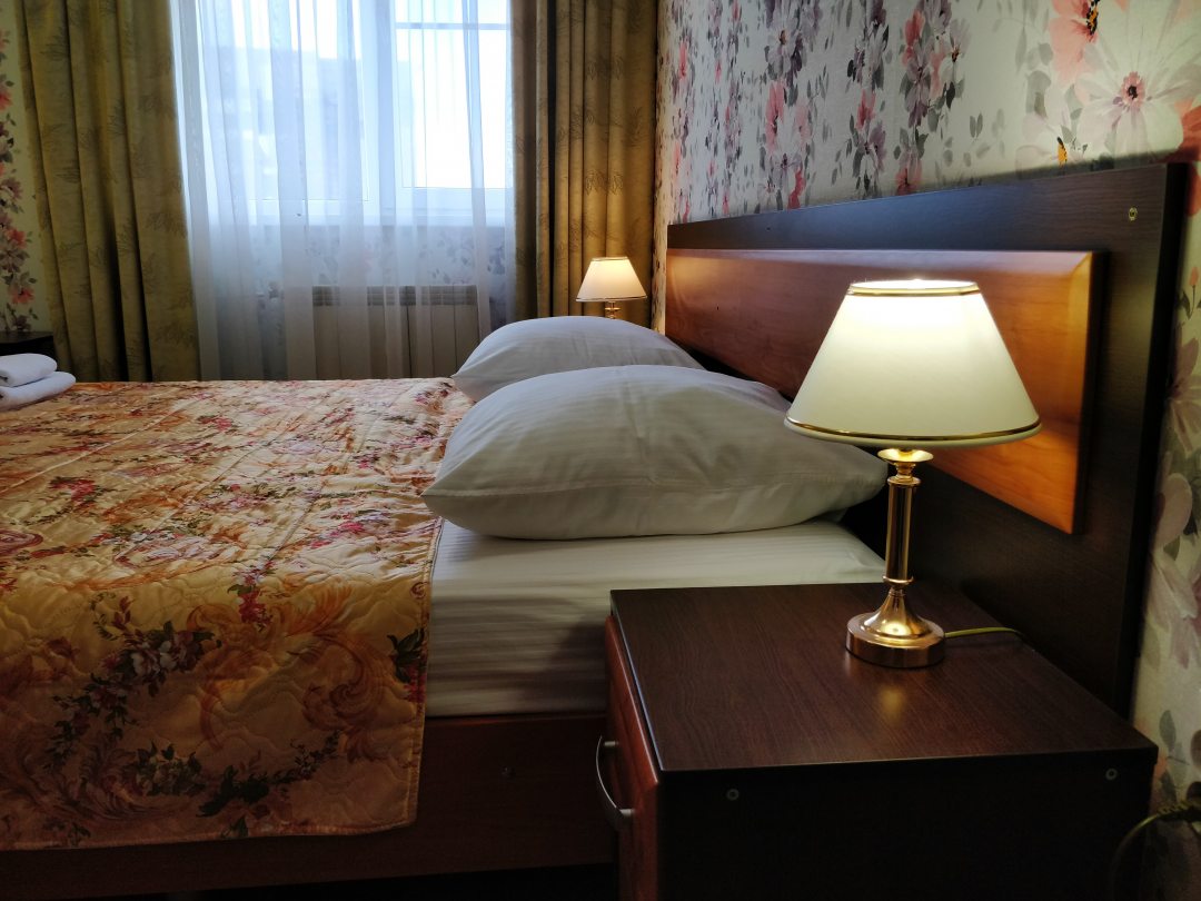 Двухместный (1-2х местный номер с двуспальной кроватью) отеля Капитан морей, Анапа