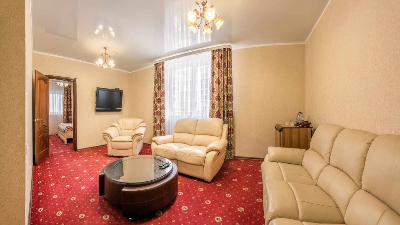 Люкс, Гостиница Red Hotel