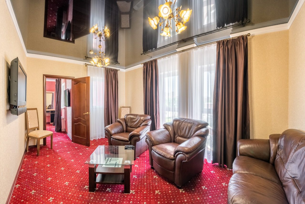 Люкс, Гостиница Red Hotel