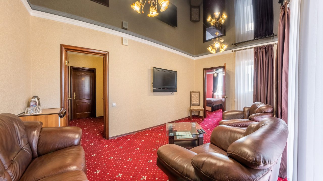 Люкс, Гостиница Red Hotel