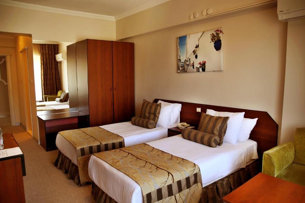 Двухместный (Номер с кроватью размера «king-size» и видом на море) отеля Grand Sile Hotel, Стамбул