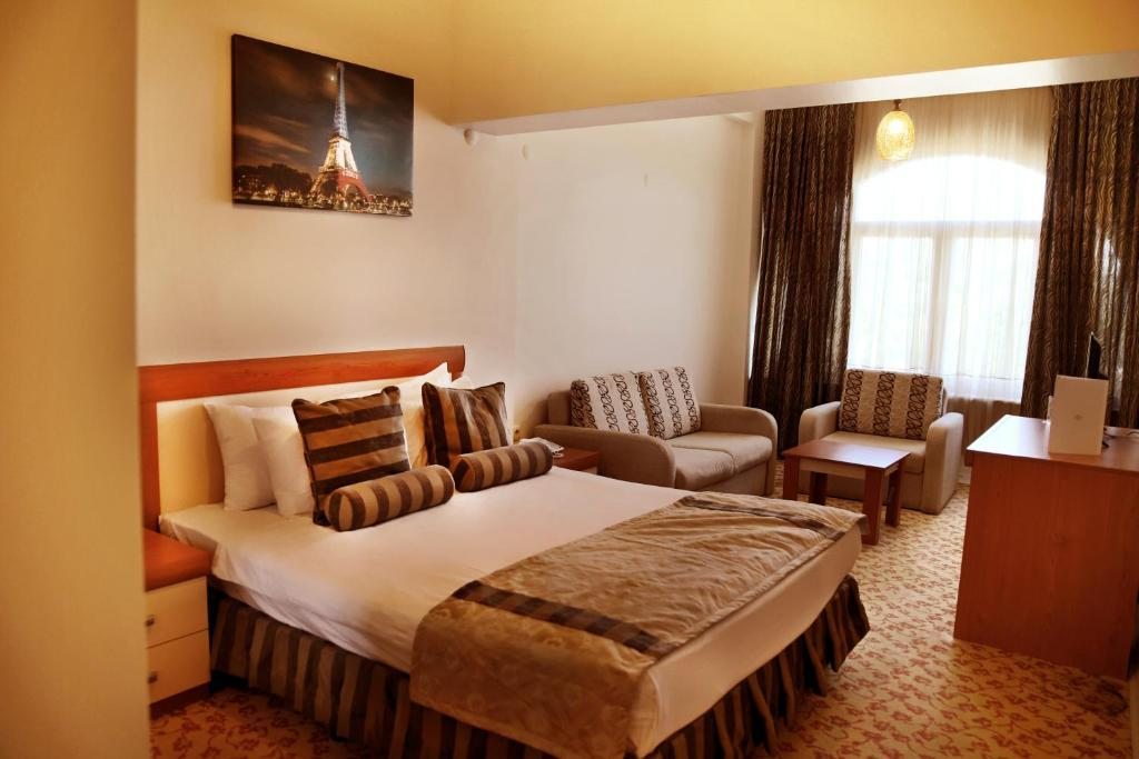 Двухместный (Двухместный номер Делюкс с 1 кроватью и ванной) отеля Grand Sile Hotel, Стамбул