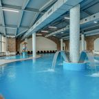 Аквацентр с 3 подогреваемыми бассейнами и саунами