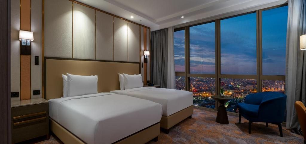 Трехместный (Номер с двумя двуспальными кроватями) отеля Hilton Mall Of Istanbul, Стамбул