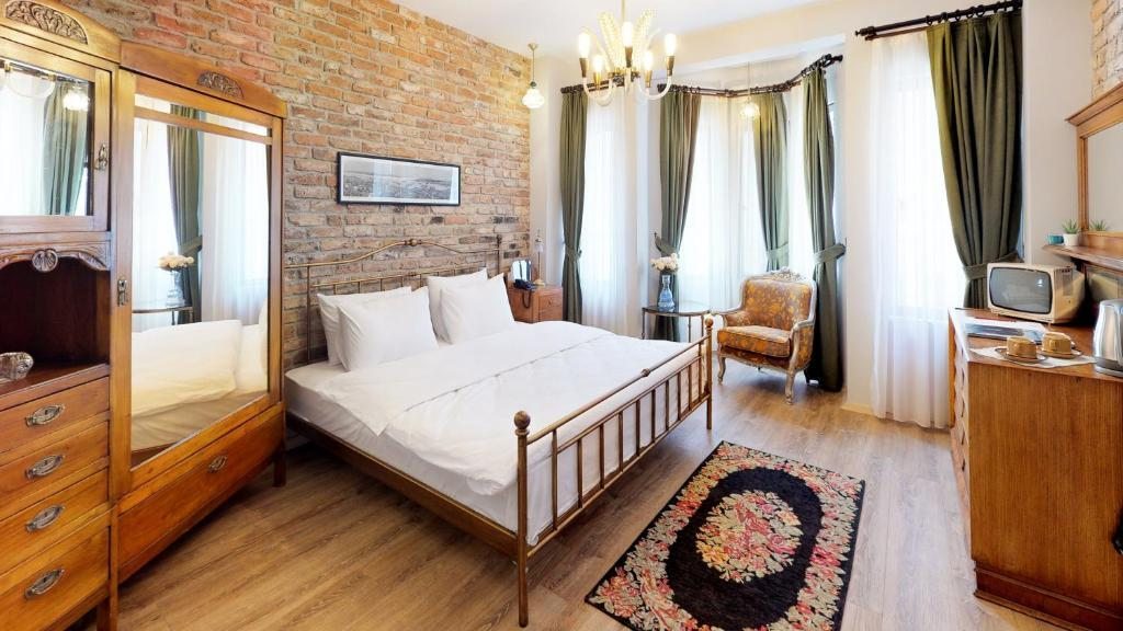 Двухместный (Двухместный номер Делюкс с 1 кроватью) отеля Hotel Des Arts Galata, Стамбул