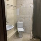 Четырехместный (Комфорт с двуспальной кроватью и двумя односпальными), Гостевой дом Штурман