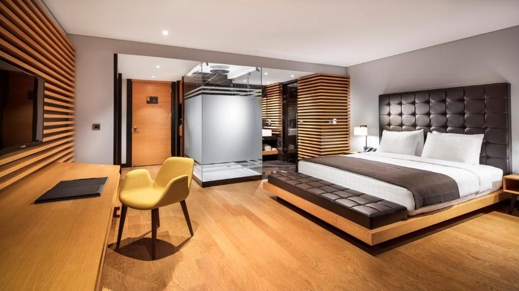 Двухместный (Улучшенный двухместный номер с 1 кроватью) отеля Metropolitan Hotels Bosphorus, Стамбул
