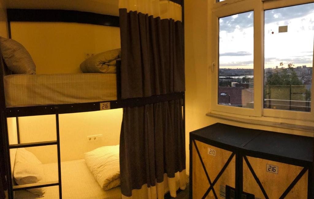 Номер (Спальное место на двухъярусной кровати в общем номере для мужчин) хостела MUSK HOSTEL, Стамбул