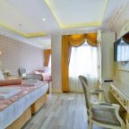 Семейный (Семейный номер с боковым видом на море), Nayla Palace Hotel-Special Category