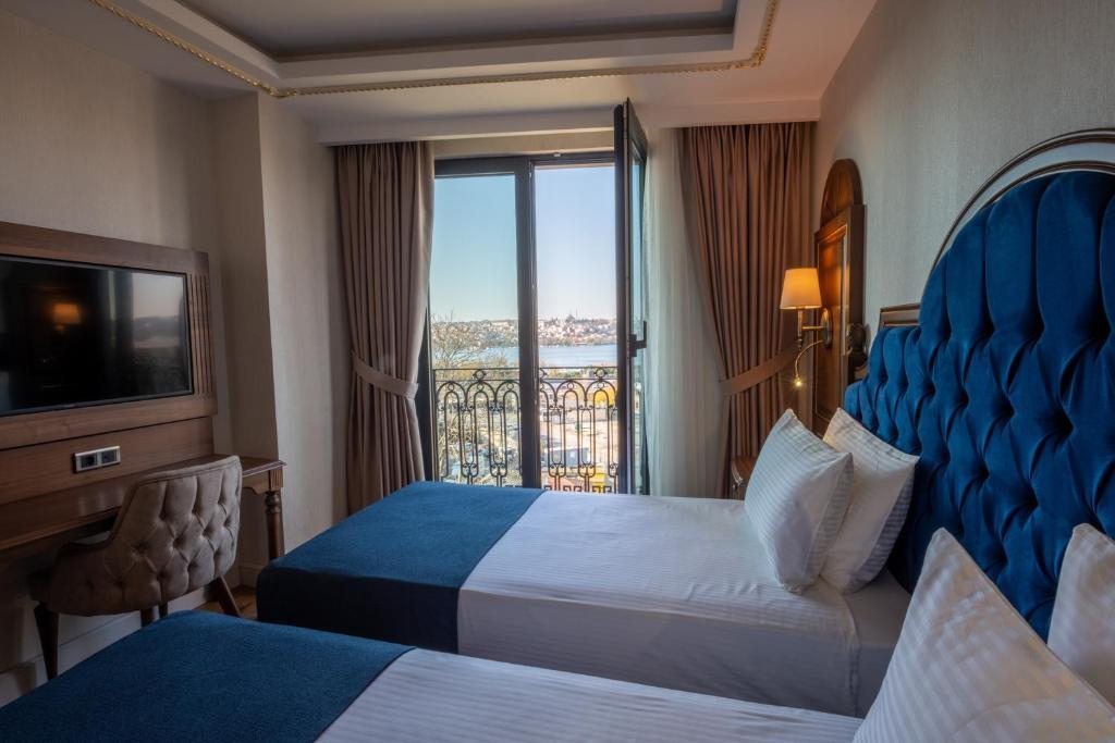 Двухместный (Двухместный номер с 2 отдельными кроватями и видом на море) отеля Nova Plaza Pera, Стамбул