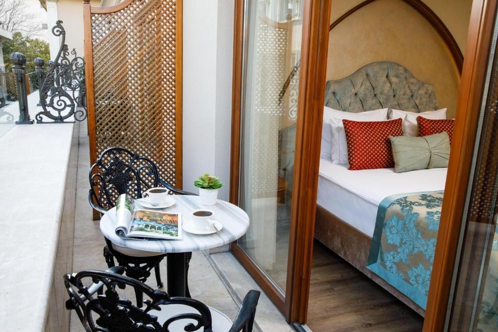 Двухместный (Двухместный номер Делюкс с 1 кроватью и террасой) отеля Romance Istanbul Hotel Boutique Class, Стамбул