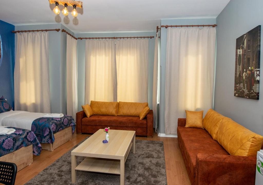 Сьюит (Люкс с кроватью размера «queen-size» и частичным видом на море), ROYAL TAKSIM SUITES