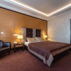 Сьюит (3), Санаторий Сосновая роща