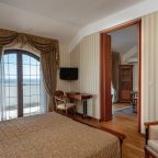 Апартаменты (Просторный двухкомнатный номер "Apartmants 2"), Санаторий Сосновая роща