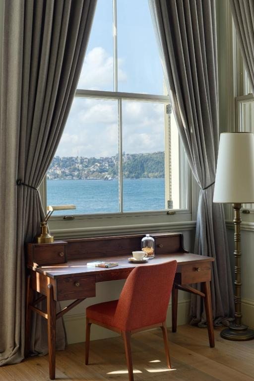 Сьюит (Полулюкс с видом на Босфор) отеля Six Senses Kocatas Mansions, Стамбул