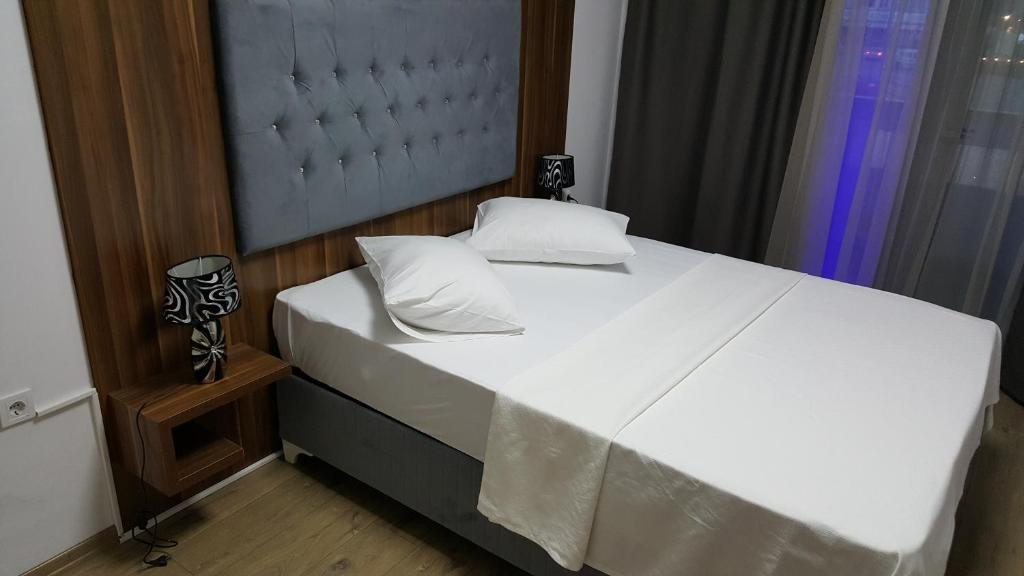 Сьюит (Стандартный двухместный люкс с 1 кроватью), Skyport Istanbul Hotel
