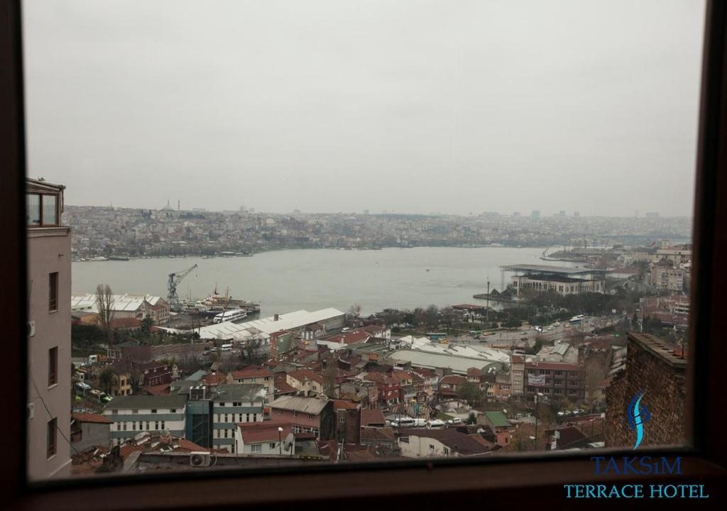Двухместный (Двухместный номер с 1 кроватью, вид на море) отеля Taksim Terrace Hotel, Стамбул