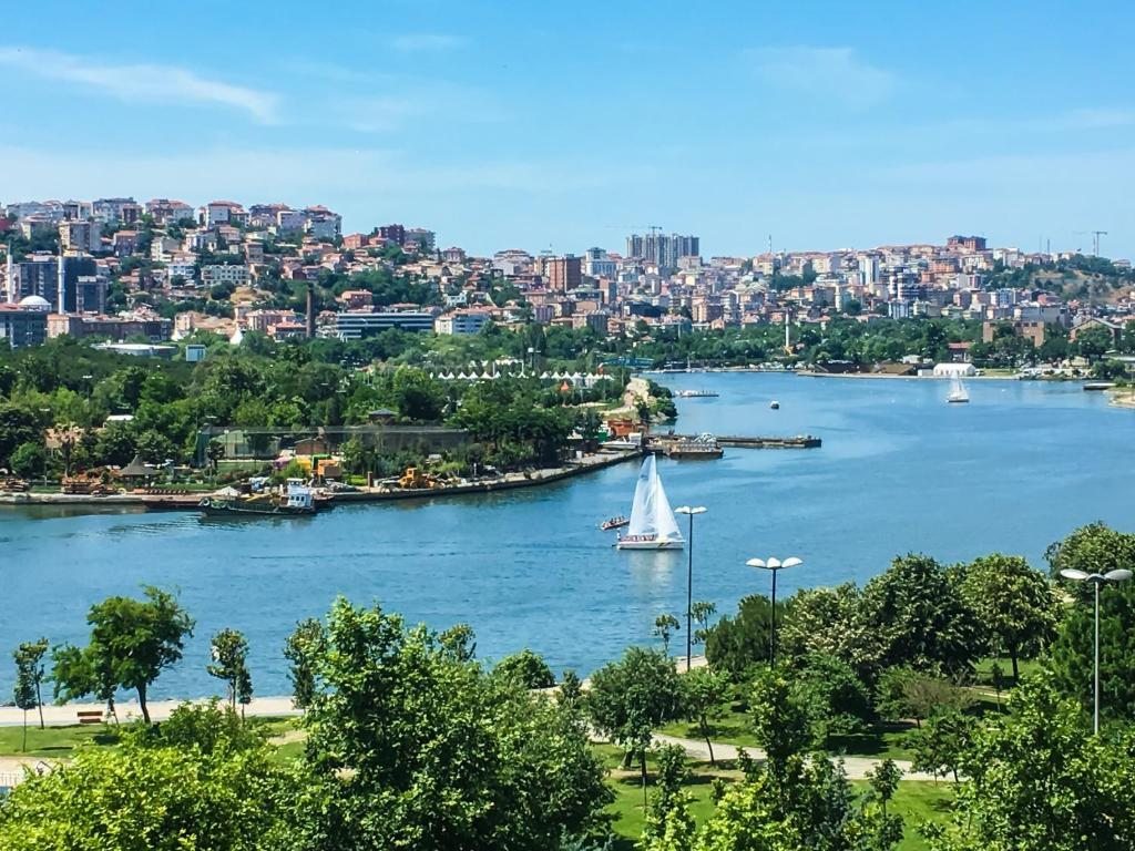 Семейный (Номер с балконом и частичным видом на море), Terrace Suites Istanbul