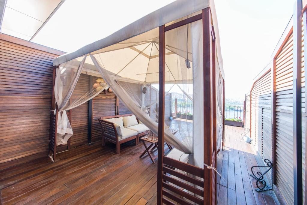 Семейный (Семейный номер с террасой и видом на море), Terrace Suites Istanbul