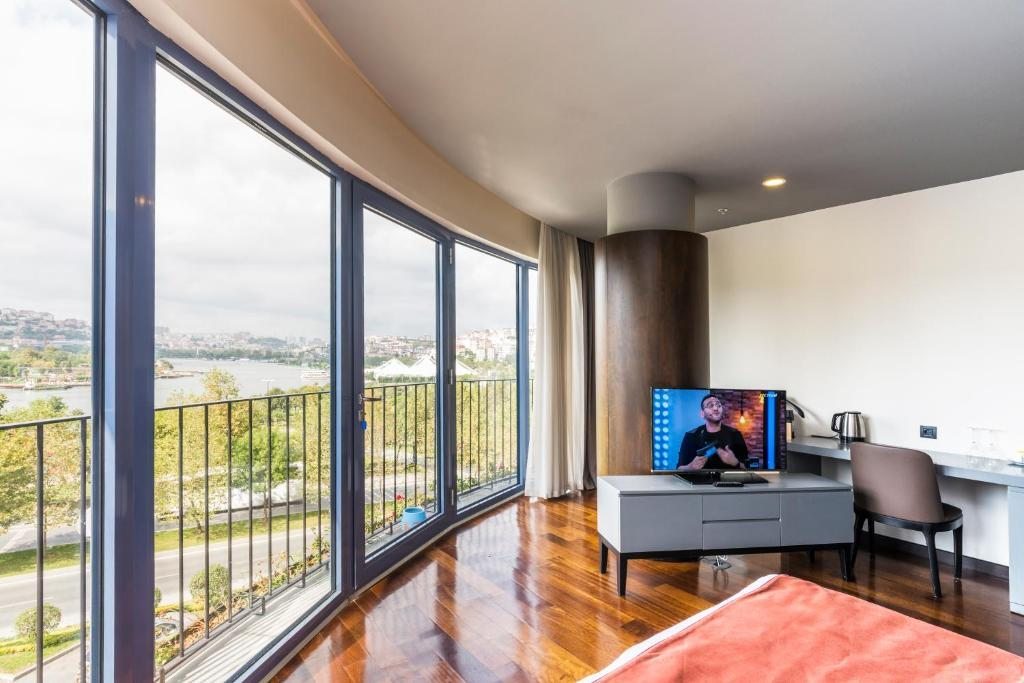 Апартаменты (Семейные апартаменты с 4 спальнями и кухней - 9 человек), Terrace Suites Istanbul